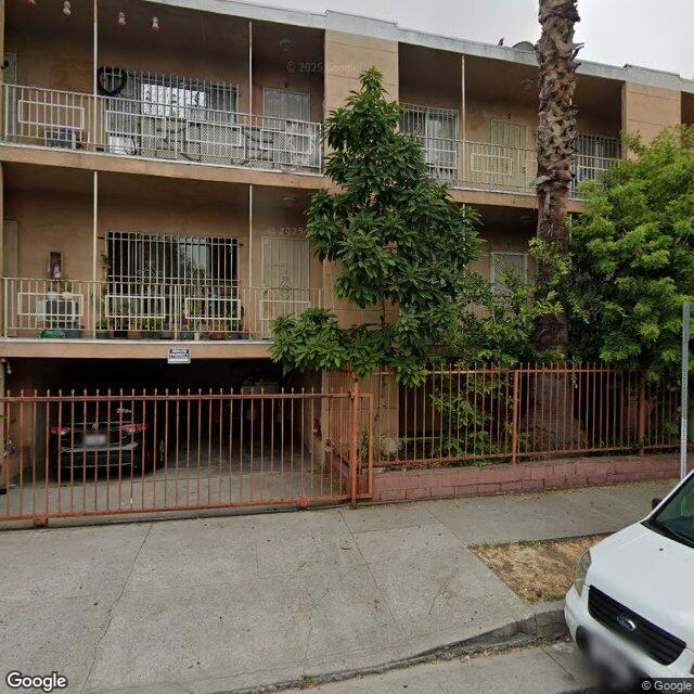 4577 Rosewood Ave